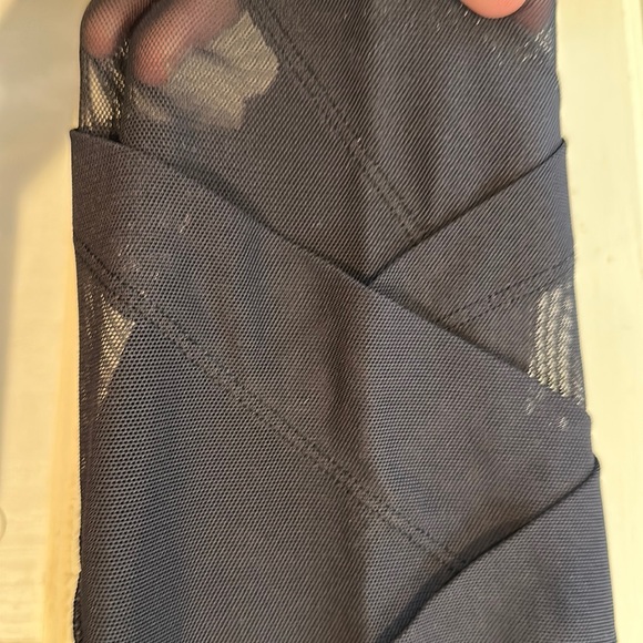 Ivivva (Lululemon)fold on tight crop pants size 12 - Picture 10 of 12